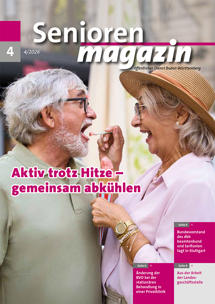 Seniorenmagazin oeffentlicher Dienst Baden-Wuerttemberg Ausgabe 4 2026 © Seniorenverband oeffentlicher Dienst Baden-Wuerttemberg e. V.. Ein Mann ist zu sehen. Beide circa 70 Jahre alt. Beide sind zueinander zugewand. Der Mann steht links. Die Frau steht r